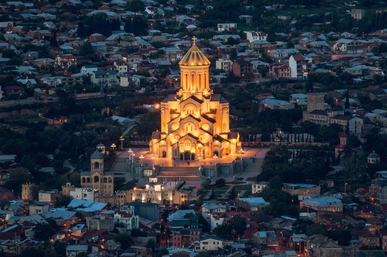 Apartments City On The Palm Tbilisi Buitenkant foto
